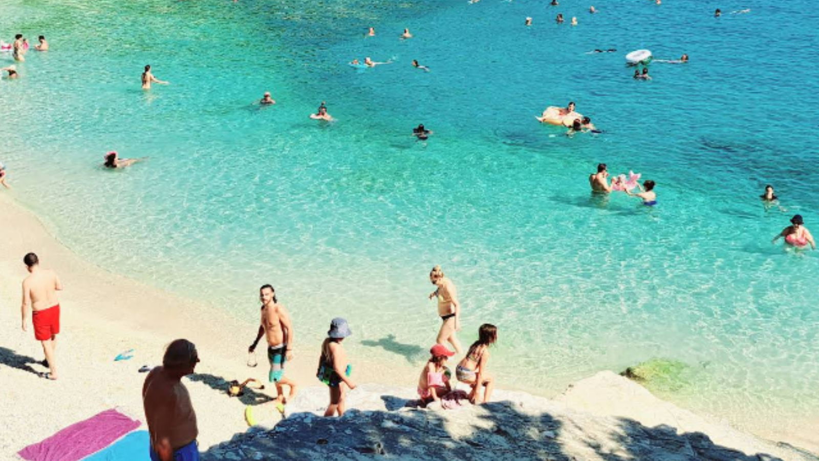 Emplisi Beach